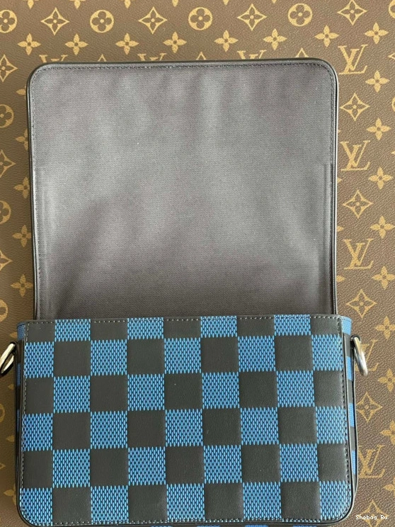LOUIS MESSENGER VUITTON STUDIO 0724